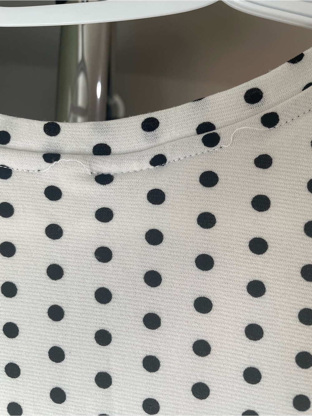 Worthington t-shirt style top size medium white & black polka dots lightweight - Picture 5 of 5